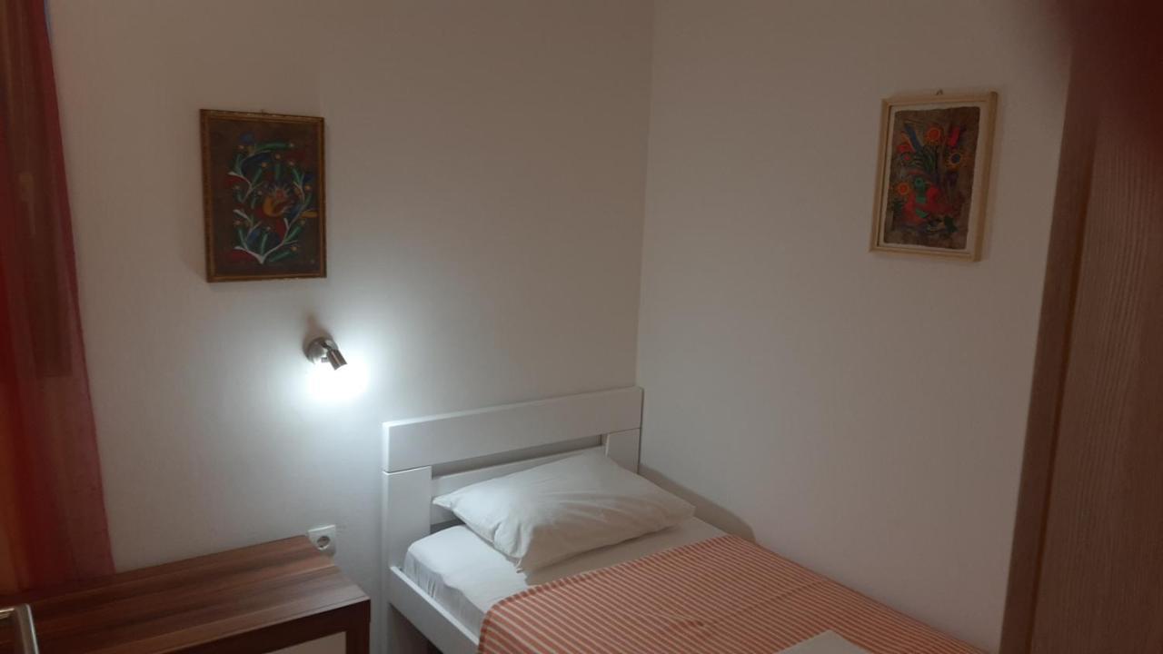 Apartmani Mw, Crveni Apartman Baska  Ngoại thất bức ảnh
